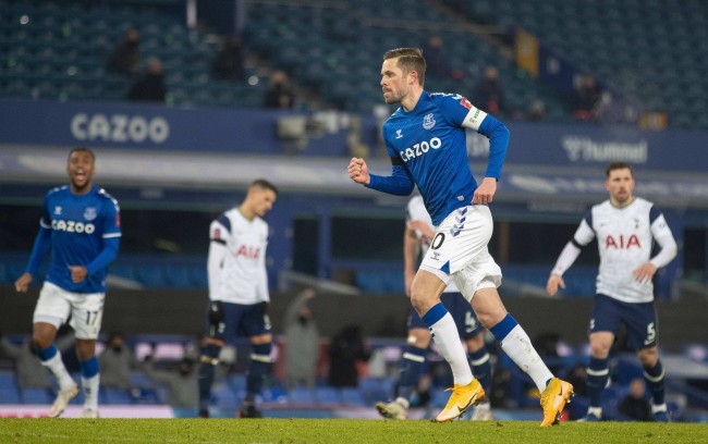 英博新援佩尼亚：很开心且充满动力，要用表现回报大家的支持.